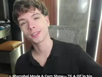 Chaturbate Free Porn Cam of calvin_loves_you