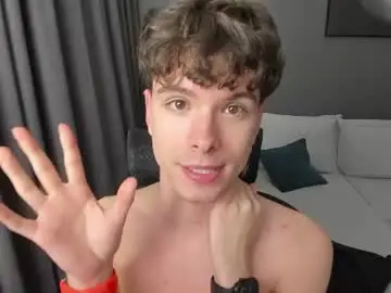 Chaturbate Live Sex Cam of calvin_loves_you
