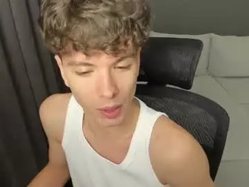 Chaturbate Live Sex Cam of calvin_loves_you