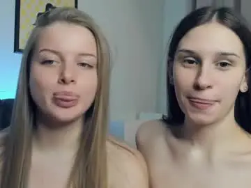 Chaturbate Live Sex Cam of carlottagleave