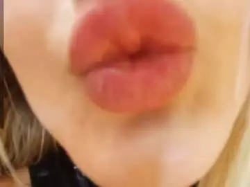 Chaturbate Live Sex Cam of dreamyylilah