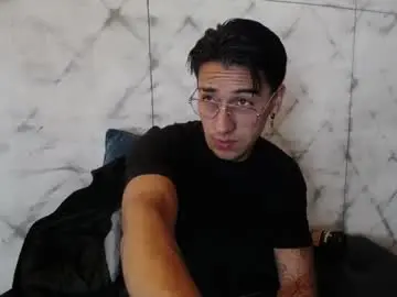 Chaturbate Watch Live Sex Cams of andyjoy_