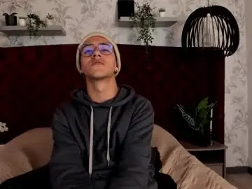 Chaturbate Watch Live Sex Cams of andyjoy_