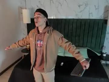 Chaturbate Nude Webcam of andyjoy_