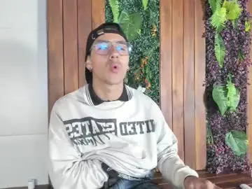 Chaturbate Live Sex of andyjoy_