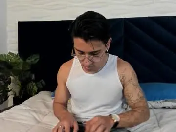 Chaturbate Nude Webcam of andyjoy_