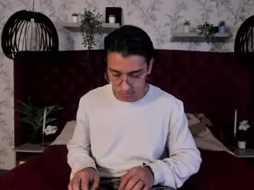 Chaturbate Adult Video Chat of andyjoy_