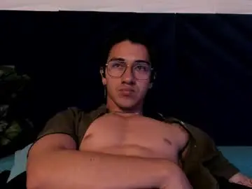 Chaturbate Watch Live Sex Cams of andyjoy_