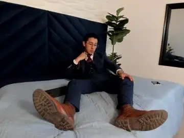Chaturbate Live Sex Cam of andyjoy_