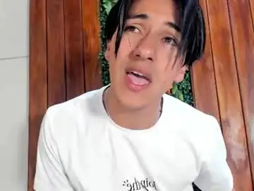 Chaturbate Live Sex Cam of andyjoy_