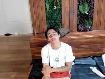Chaturbate Sex Cam of andyjoy_