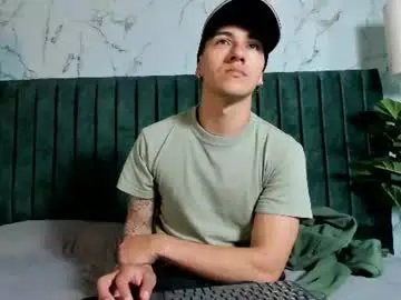 Chaturbate Live Sex Cam of andyjoy_
