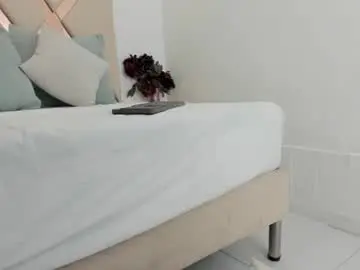 Chaturbate Free Live Porn of emma_castilloo