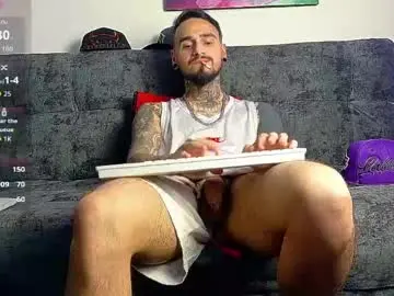 Chaturbate Sex Cam of julian_tattoo