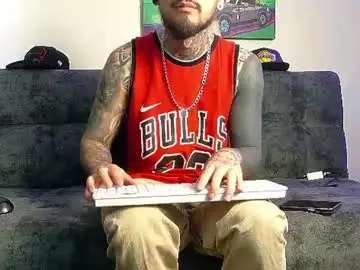 Chaturbate Best live sex cam show of julian_tattoo