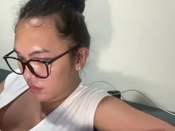 Chaturbate Best live sex cam show of lucy_selfsucker