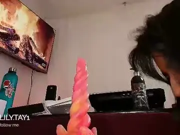 Chaturbate Free Live Porn of lily_tay_