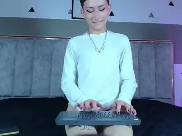 Chaturbate Live Sex Cam of yangshy