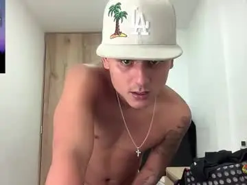 Chaturbate Live Sex Cam of bob_pettersonn