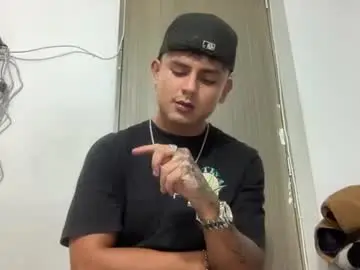 Chaturbate Free Live Porn of bob_pettersonn