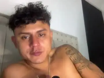 Chaturbate Live Sex Cam of bob_pettersonn
