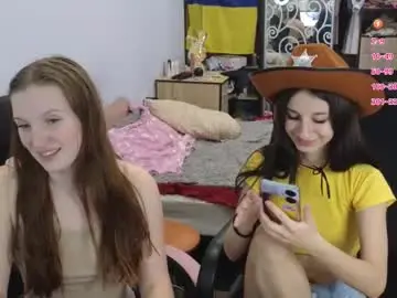 Chaturbate Live Sex Cam of _nika_kik