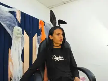 Chaturbate Live Porn of aisha_hotts777