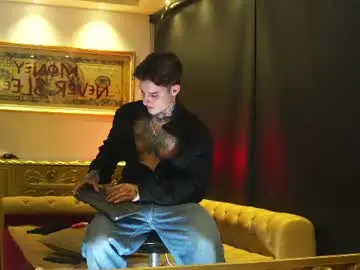 Chaturbate Live Sex Cam of dantecoppolaa