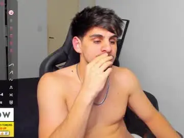 Chaturbate Best live sex cam show of derekcb