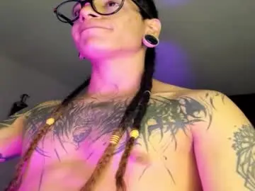 Chaturbate Adult Video Chat of tayhlorstronghold