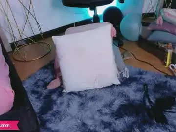 Chaturbate Watch Live Sex Cams of miablumm_