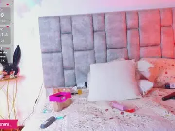 Chaturbate Free Porn Cam of miablumm_