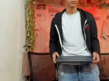 Chaturbate Live Sex Cam of alexandluke1
