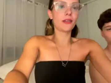 Chaturbate Live Sex Cam of couplesfuckmeeee