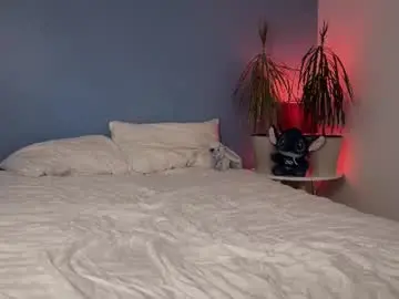 Chaturbate Live Sex Cam of lucacharm