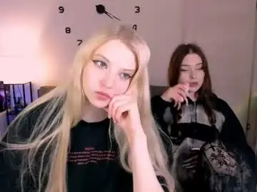 Chaturbate Adult Video Chat of two_bitches666_77
