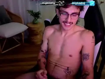Chaturbate Live Sex Cam of bigbadmj