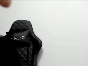 Chaturbate Live Sex of ariell_rose1