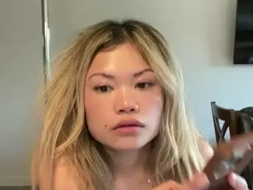 Chaturbate Adult Video Chat of ava_petite_