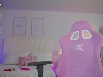 Chaturbate Live Sex Cam of cristal_bunny