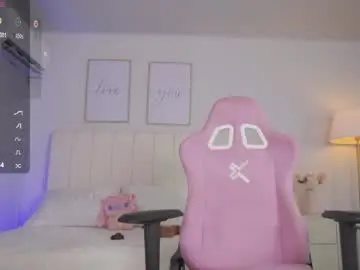 Chaturbate Live Sex Cam of cristal_bunny