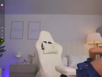Chaturbate Live Sex Cam of cristal_bunny