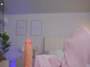 Chaturbate Live Sex Cam of cristal_bunny