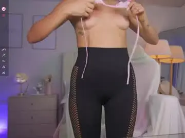 Chaturbate Live Sex Cam of cristal_bunny