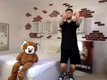 Chaturbate Best live sex cam show of kyloeast
