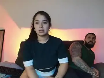 Chaturbate Live Sex Cam of alyssia_wolds_1