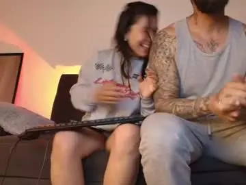 Chaturbate Live Sex Cam of alyssia_wolds_1