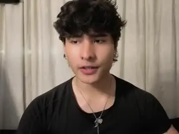 Chaturbate Live Sex Cam of j_u_p_i_t_e_r