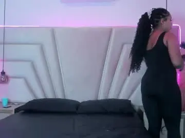Chaturbate Live Porn of luna_and_axell