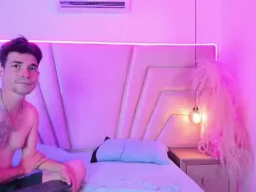 Chaturbate Nude Webcam of luna_and_axell